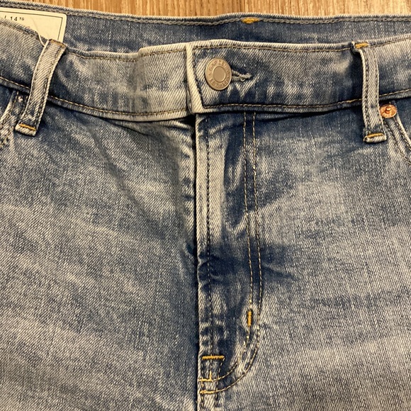 GAP Cutoff Denim Shorts - Picture 4 of 10